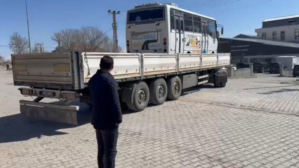 G&ouml;renler şaşırdı! Cep telefonu ile midib&uuml;s&uuml; takas ettiler - 1. Resim