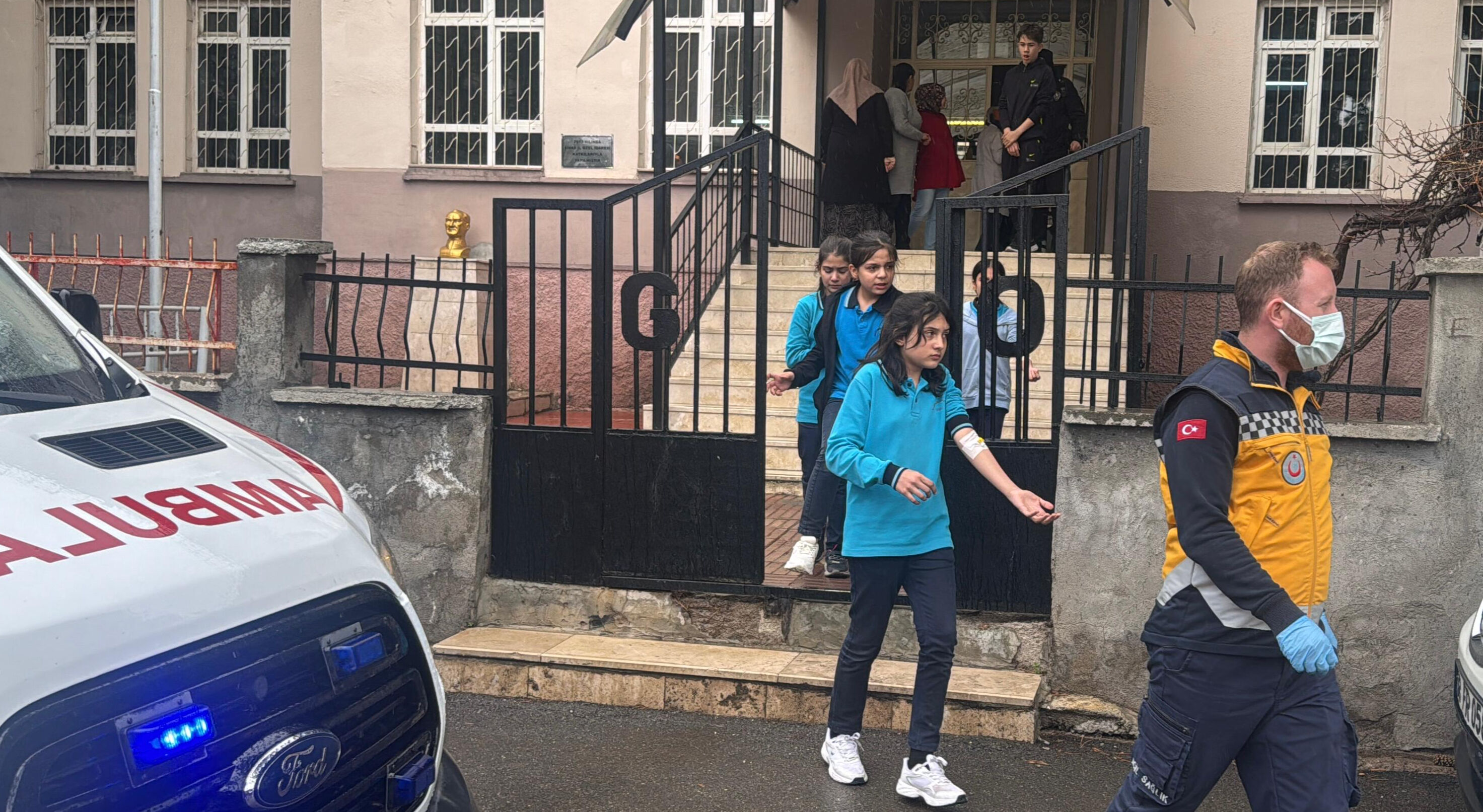 Kermes zehir oldu! Aynı yemekten yiyen 13 öğrenci hastanelik oldu - 1. Resim