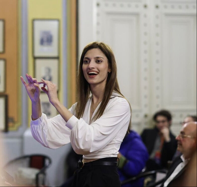 Kübra Şenyaylar kimdir, kaç yaşında? Ben Giderim Batum'a koro performansı TikTok'ta konuşuluyor - 1. Resim