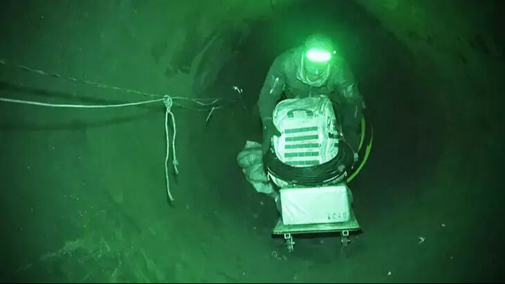 Rusya'nın Kursk saldırısı tarihe geçti! Borudan çıkan 800 asker: Kilometrelerce süründüler Rusya'nın Kursk saldırısı tarihe geçti! Borudan çıkan 800 asker: Kilometrelerce süründüler - 2. Resim