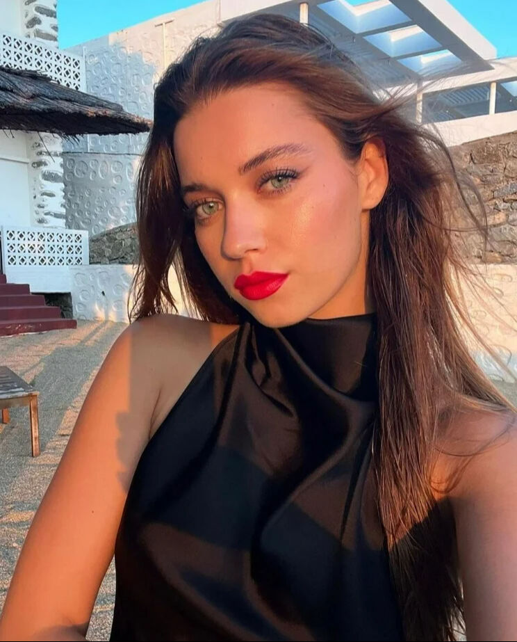 Afra Saraoğlu'ndan dudak uçuklatan reklam anlaşması! Yatırımını neye yapacağı belli oldu - 3. Resim