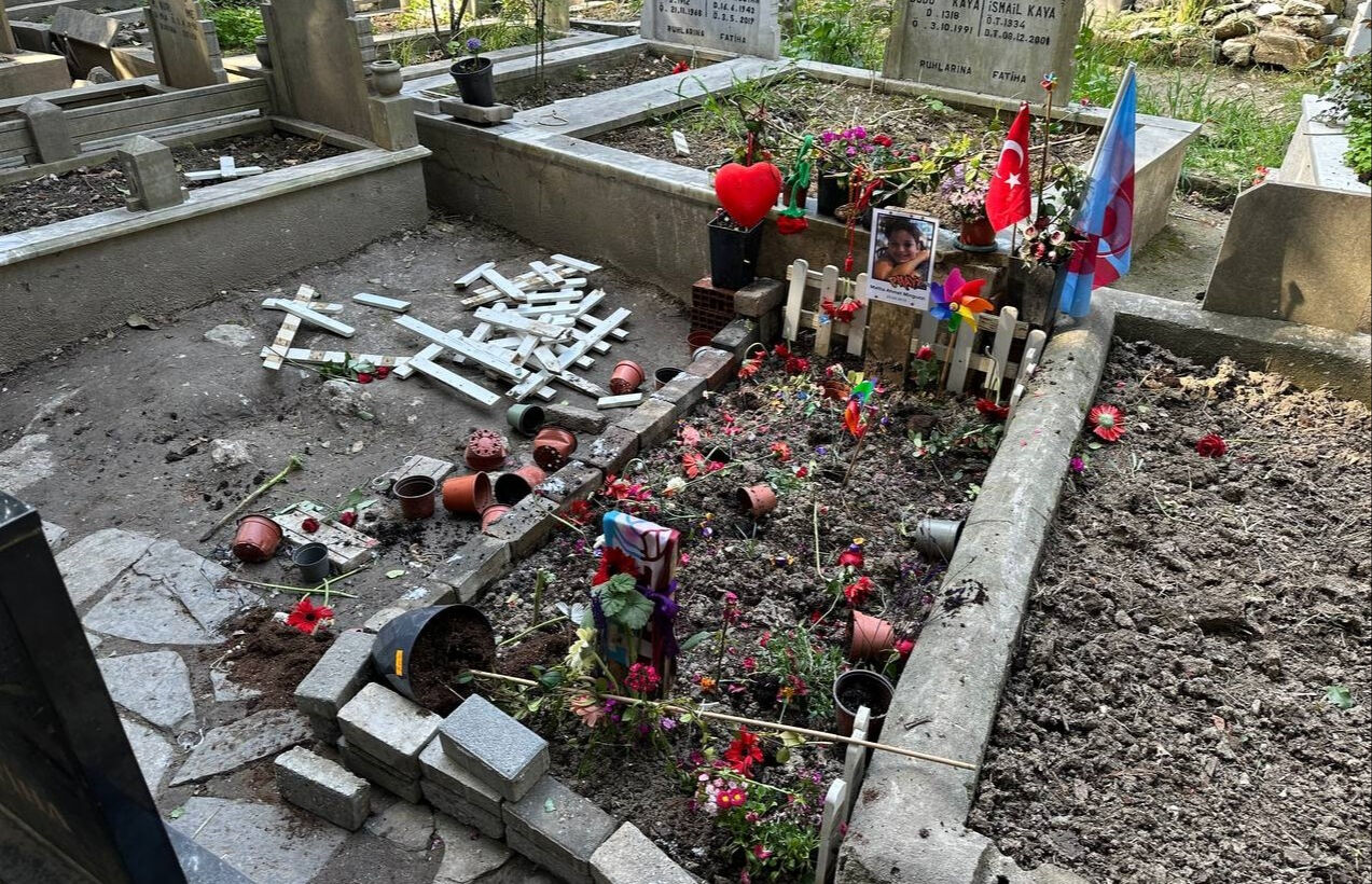 Ahmet Minguzzi'nin ailesi, duruşmanın ardından soluğu mezarlıkta aldı - 2. Resim