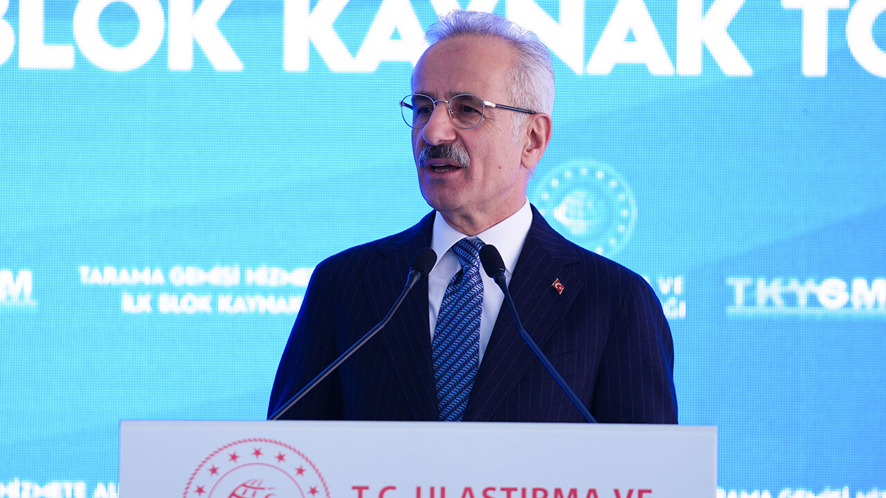 Bakan Uraloğlu, Tarama Gemisi Hizmete Alma ve İlk Blok Kaynak Töreni'nde konuştu Bakan Uraloğlu, Tarama Gemisi Hizmete Alma ve İlk Blok Kaynak Töreni'nde konuştu - 4. Resim