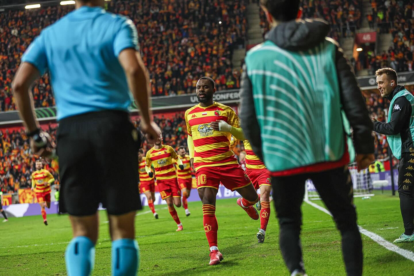 Beşiktaş’ta Afimico Pululu sürprizi! Golcü arayışı hız kazandı Beşiktaş’ta Afimico Pululu sürprizi! Golcü arayışı hız kazandı - 3. Resim