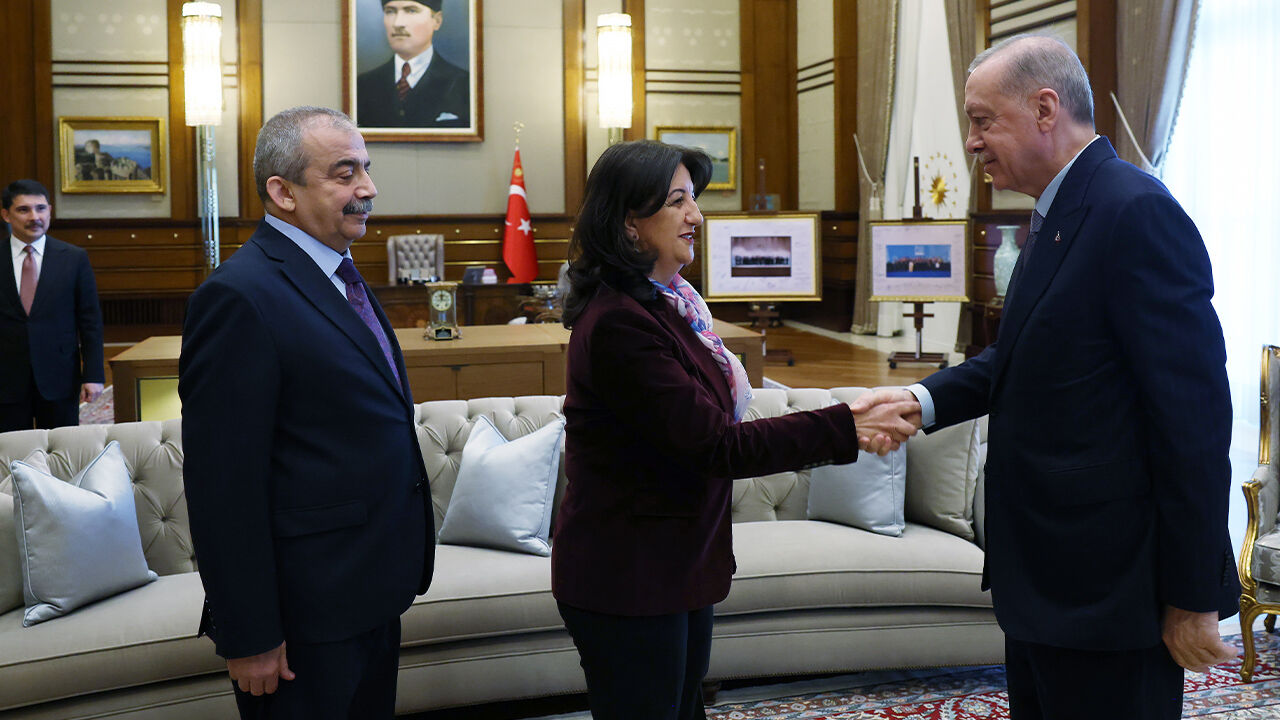 Cumhurbaşkanı Erdoğan'ın DEM heyetiyle görüşmesi başladı - 1. Resim