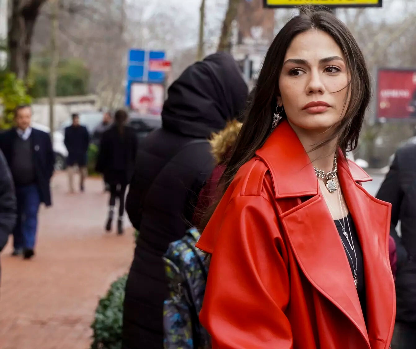 Eşref Rüya Nisan ile Rüya aynı kişi mi? Eşref'in yıllarca aradığı kız bakın kim çıktı! Eşref Rüya Nisan ile Rüya aynı kişi mi? Eşref'in yıllarca aradığı kız bakın kim çıktı! - 2. Resim