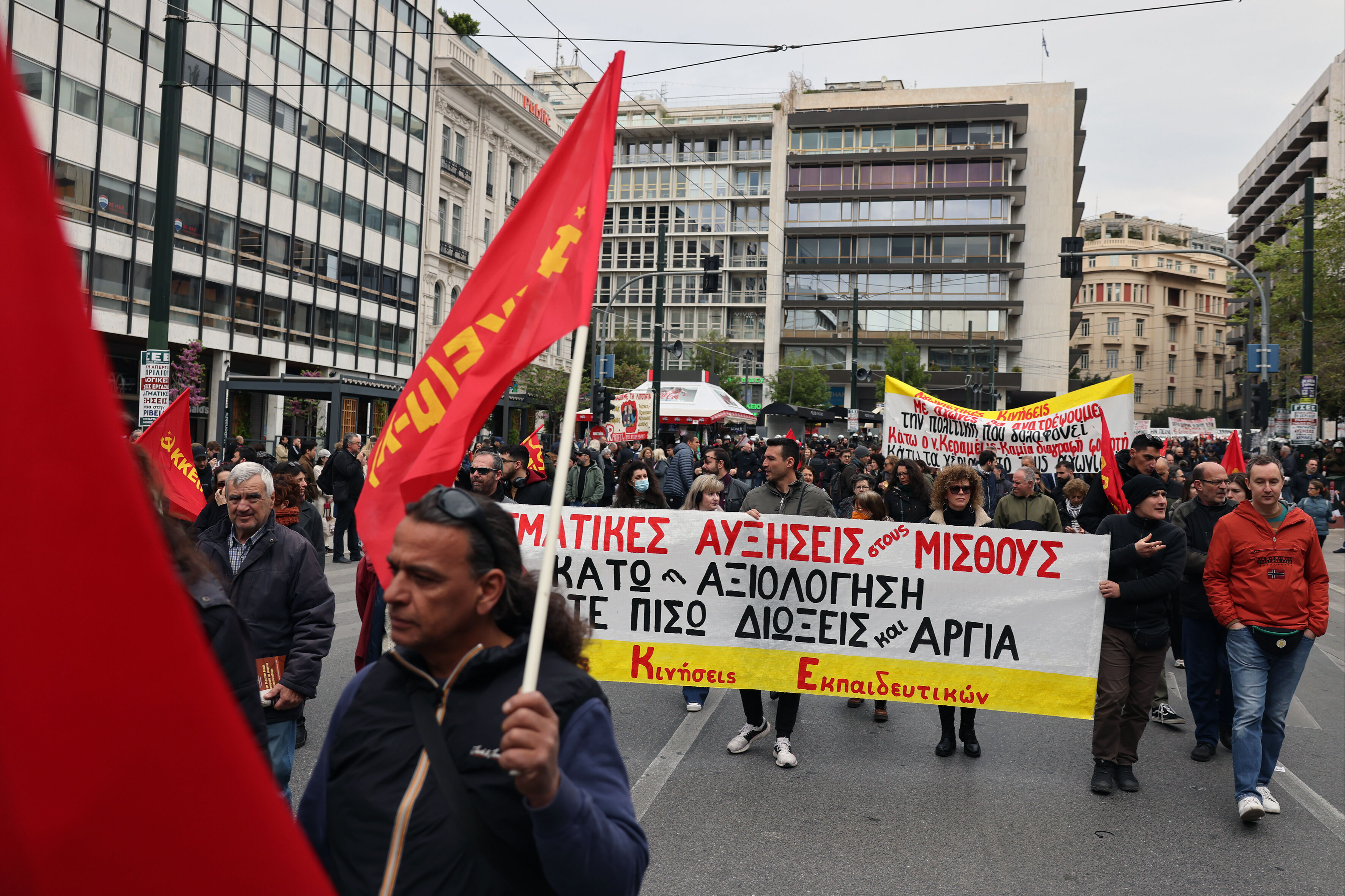 Komşu ülkede grev krizi! Halk sokağa çıktı, hükümetten tek istekleri var - 1. Resim