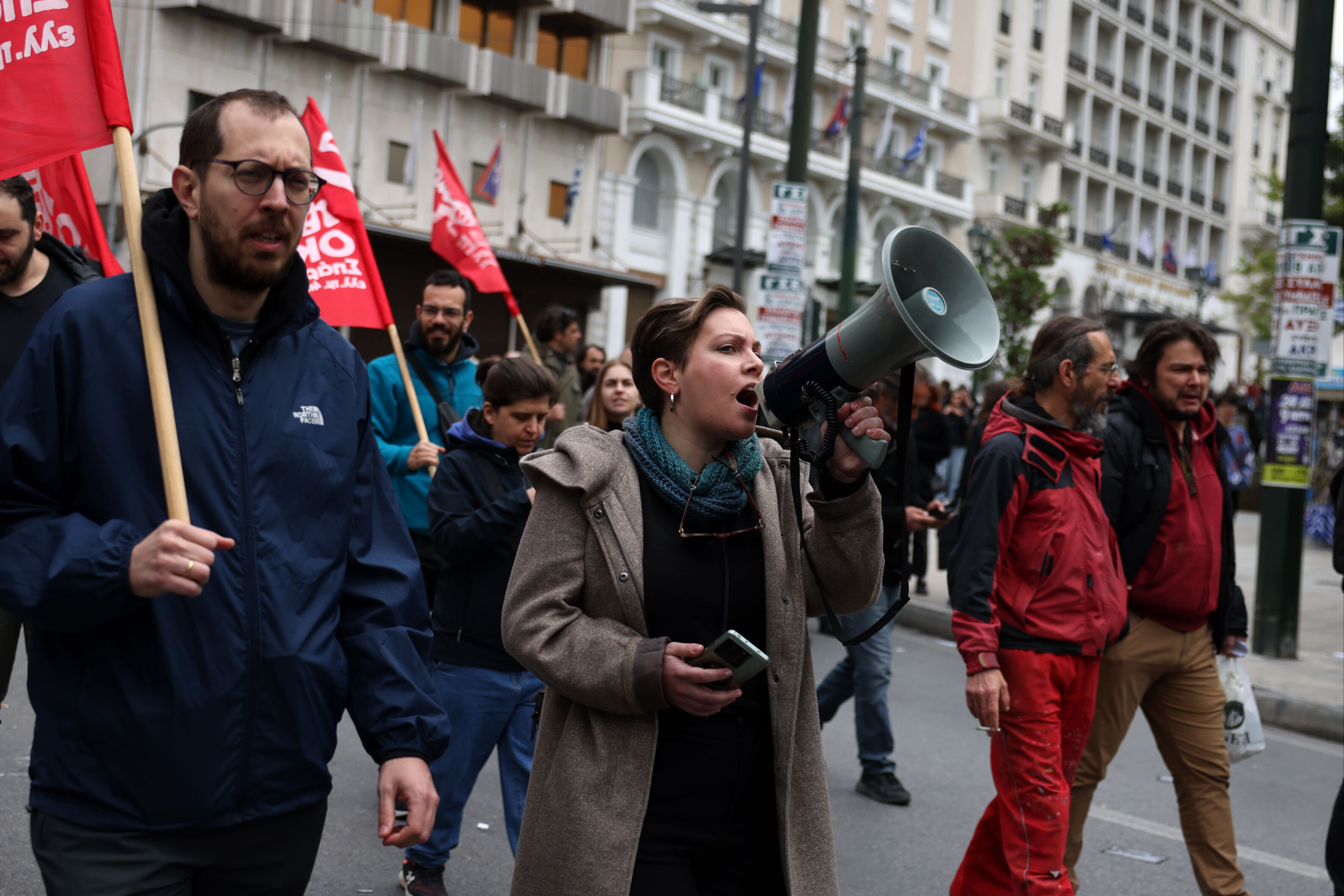 Komşu ülkede grev krizi! Halk sokağa çıktı, hükümetten tek istekleri var - 3. Resim