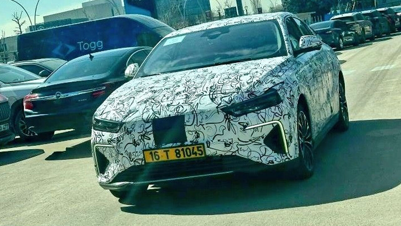 Togg'un yeni modeli T10F yollarda! Gören bir daha baktı Togg'un yeni modeli T10F yollarda! Gören bir daha baktı - 2. Resim