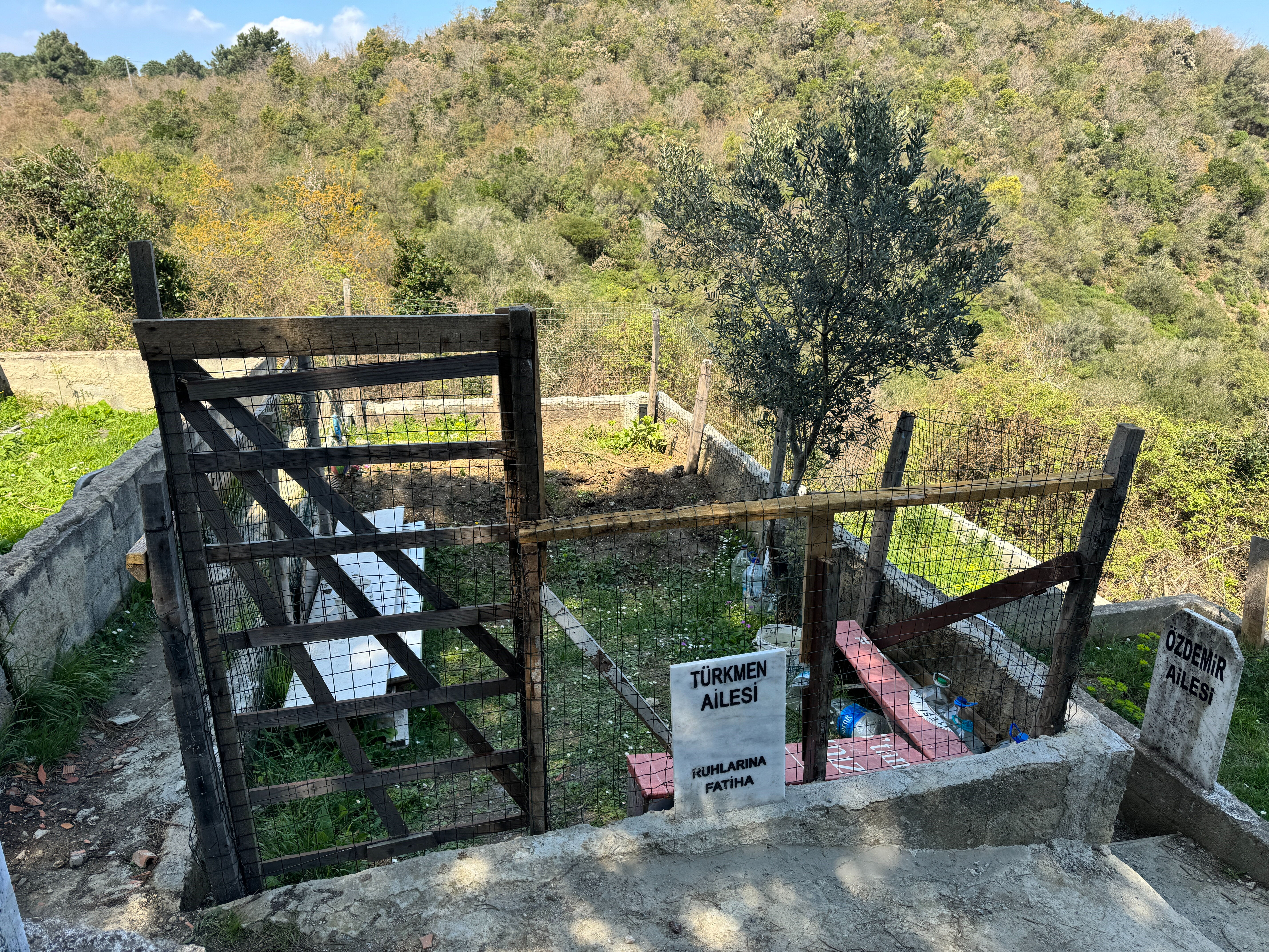 Yıllarca manevi dedesi olarak bildi! Öz babası olduğunu öğrenince dünyası başına yıkıldı - 3. Resim
