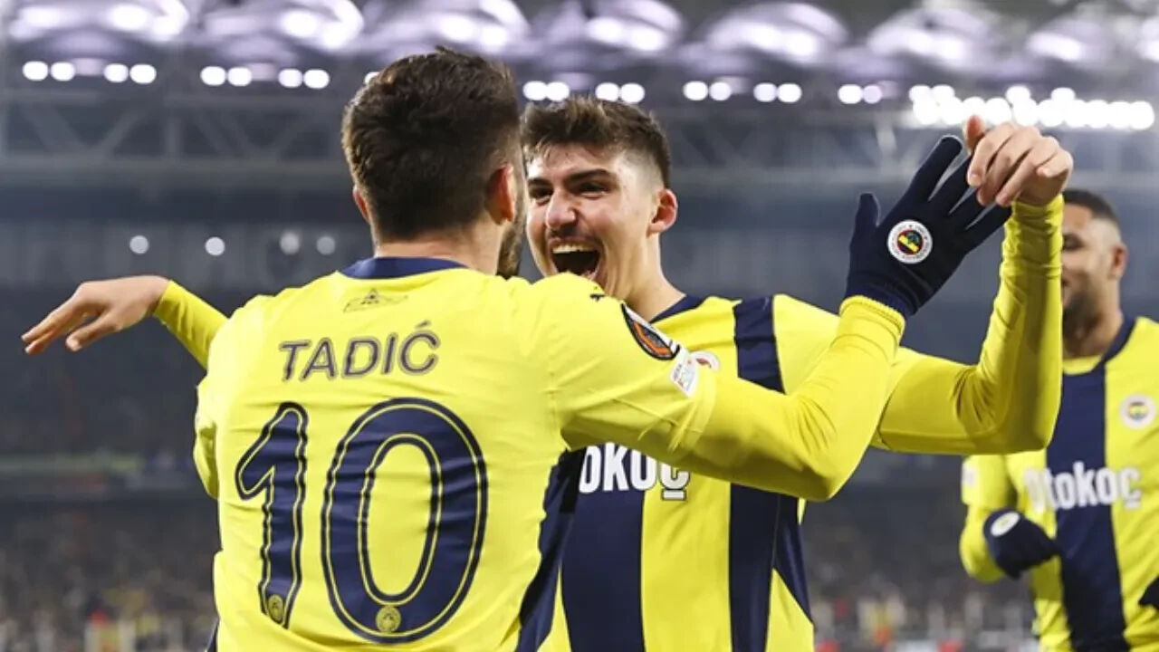 Ayrılık görünüyor! Fenerbahçe'de Yusuf'u tutmak zor Ayrılık görünüyor! Fenerbahçe'de Yusuf'u tutmak zor - 1. Resim