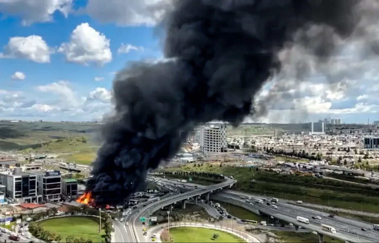 İkitelli yangını neden çıktı? Kimya deposunda patlama sesleri yükseliyor! - 1. Resim