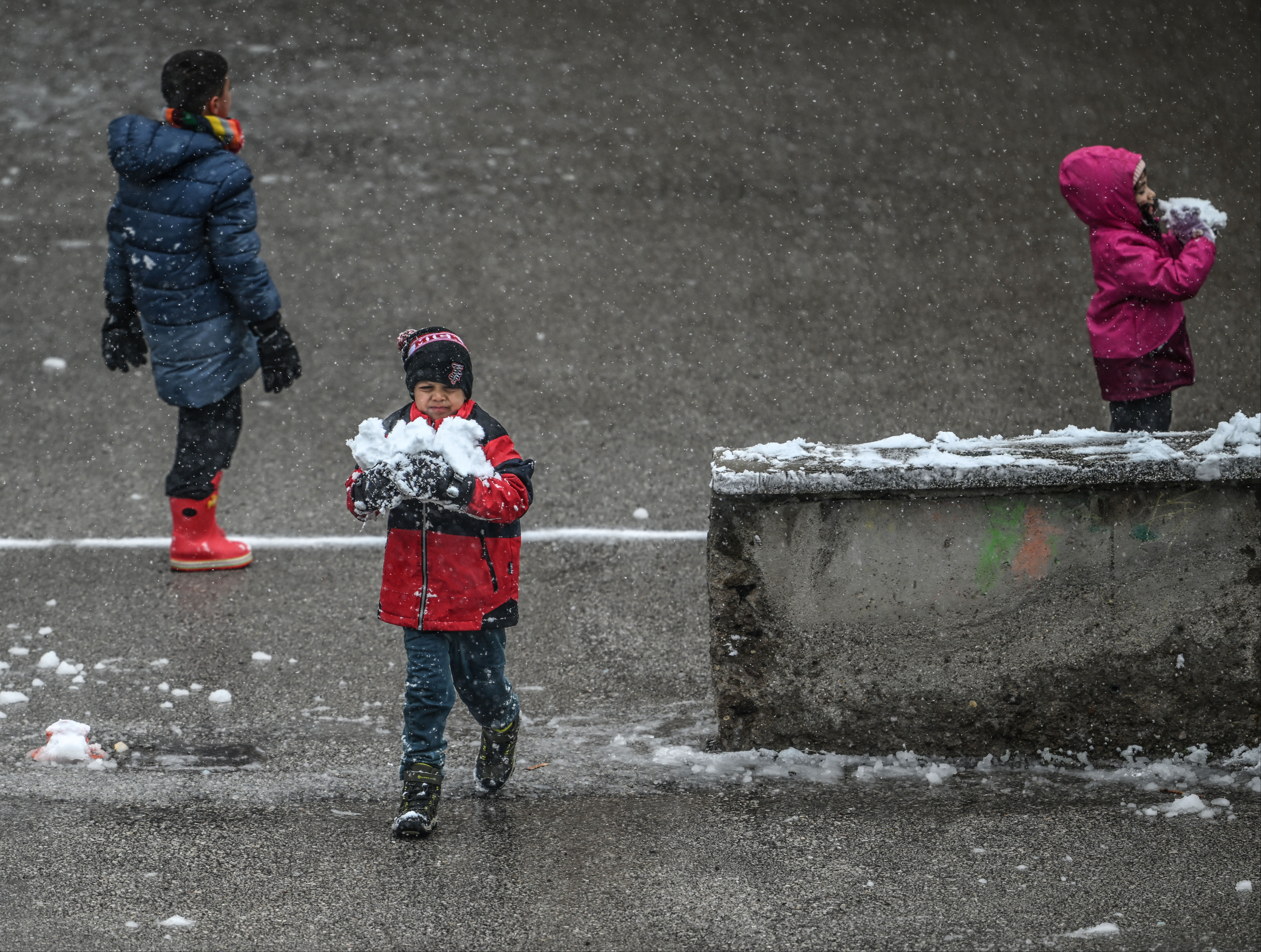 İstanbul'da nisan ayında kar s&uuml;rprizi! İşte yurttan beyaz manzaralar - 2. Resim