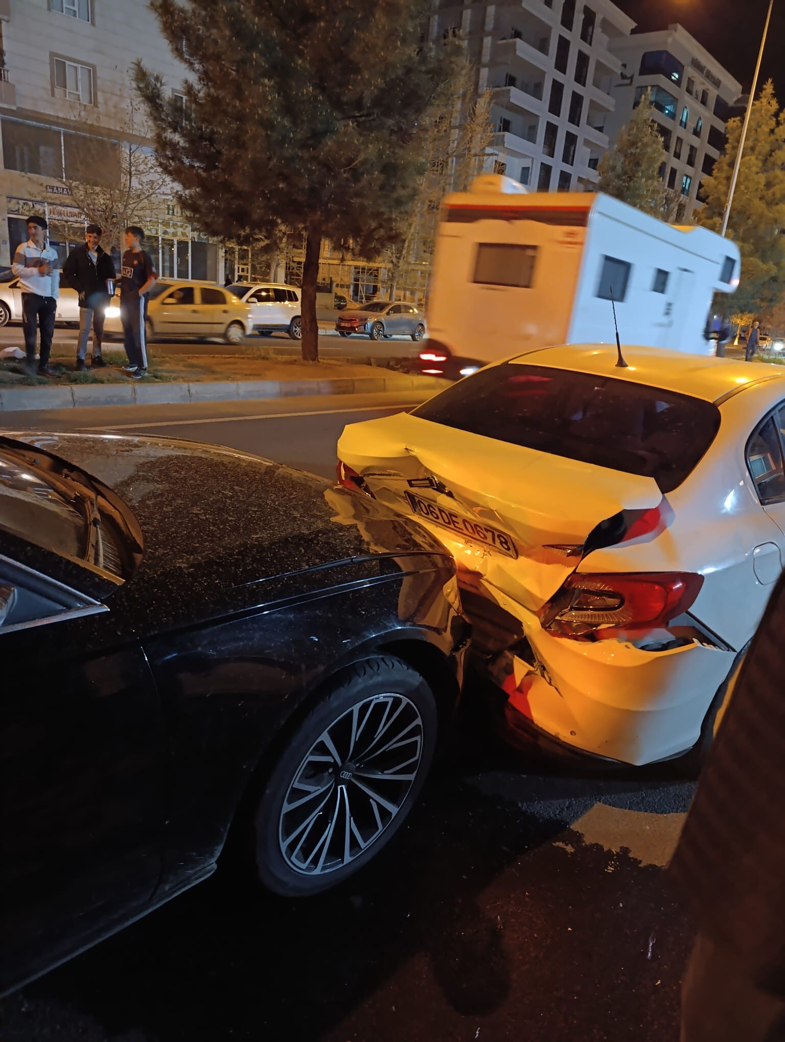 Mardin'de feci kaza! AK Partili başkan dahil 7 yaralı - 1. Resim