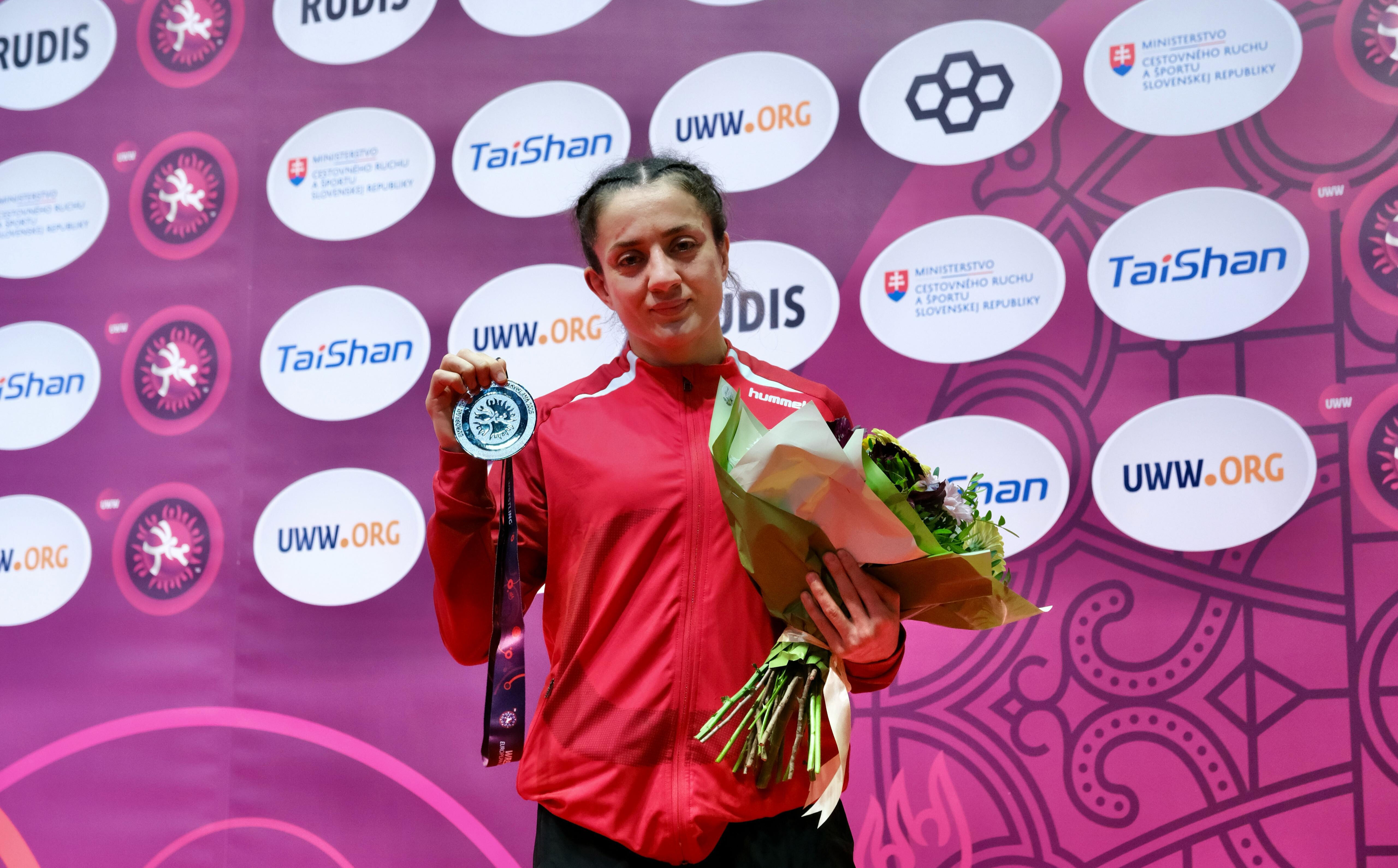 Minderde 3 gümüş! Kadınlar Avrupa Güreş Şampiyonası'nda üç finali kaybettik Minderde 3 gümüş! Kadınlar Avrupa Güreş Şampiyonası'nda üç finali kaybettik - 1. Resim