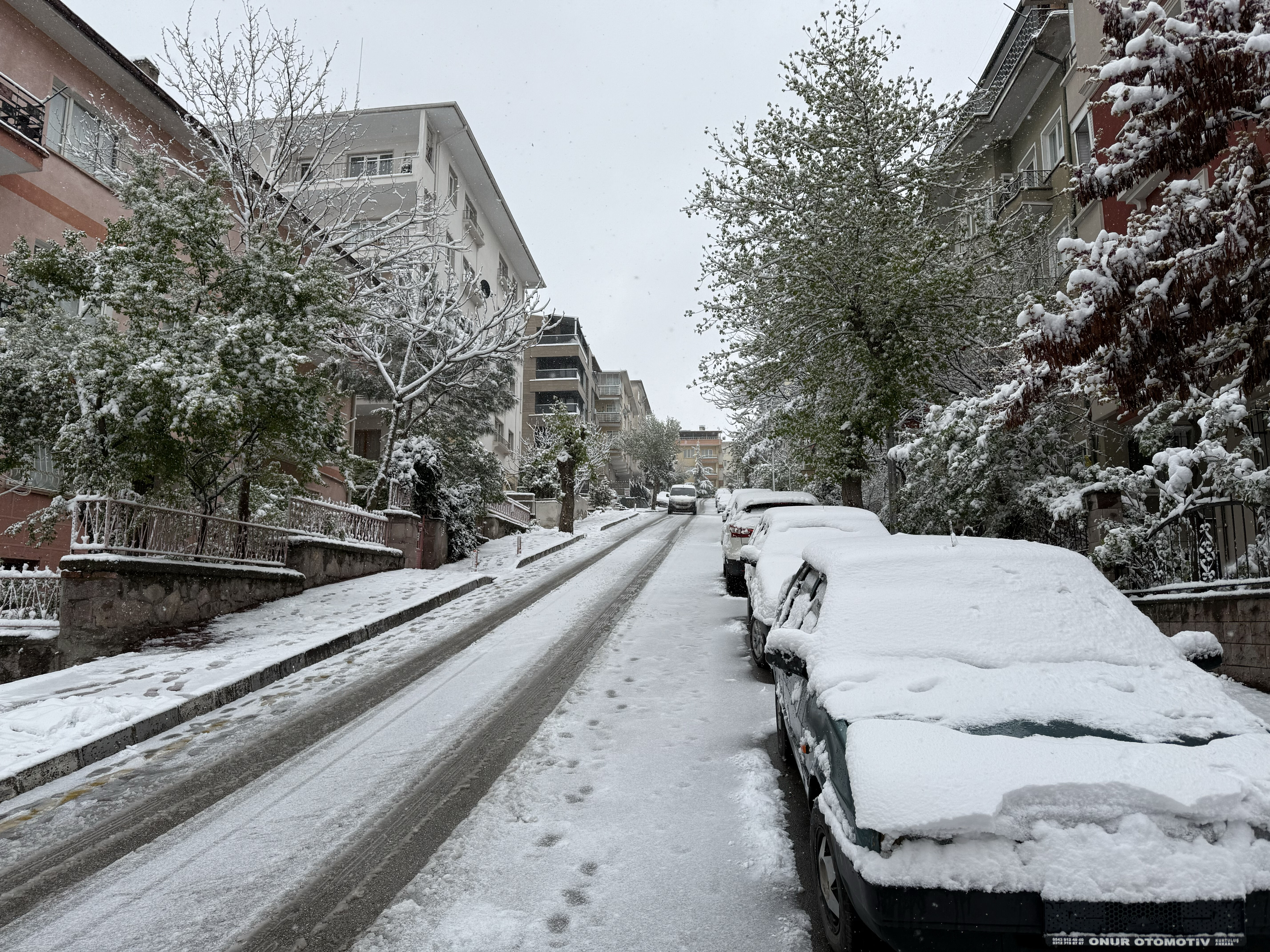 'Nisan karı' bir kentte daha okulları tatil ettirdi! 'Nisan karı' bir kentte daha okulları tatil ettirdi! - 1. Resim