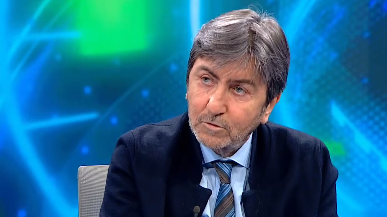 Rıdvan Dilmen, "2 adet Galatasaray var" diyerek galibiyeti yorumladı! Rıdvan Dilmen, "2 adet Galatasaray var" diyerek galibiyeti yorumladı! - 5. Resim