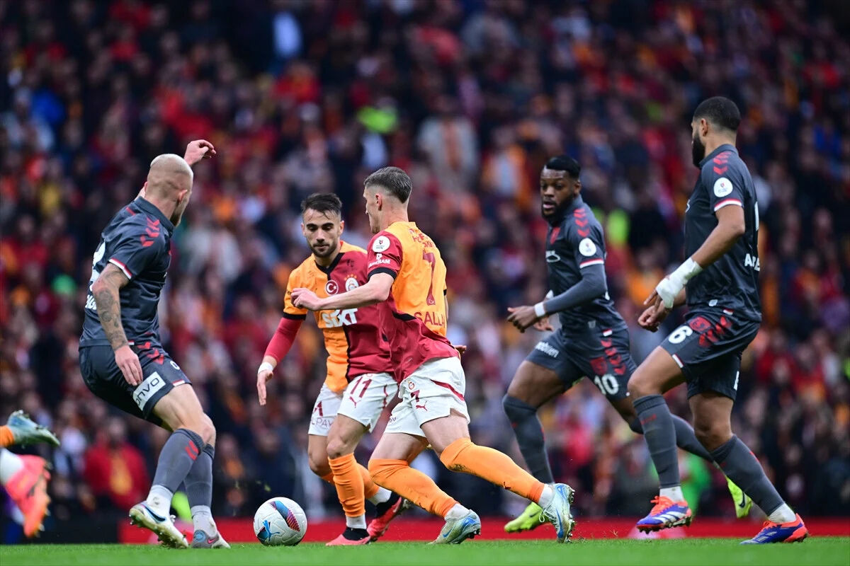 Samsunspor - Galatasaray ilk 11 belli oldu! Samsunspor - Galatasaray maç kadrosunda kimler var? Samsunspor - Galatasaray ilk 11 belli oldu! Samsunspor - Galatasaray maç kadrosunda kimler var? - 3. Resim