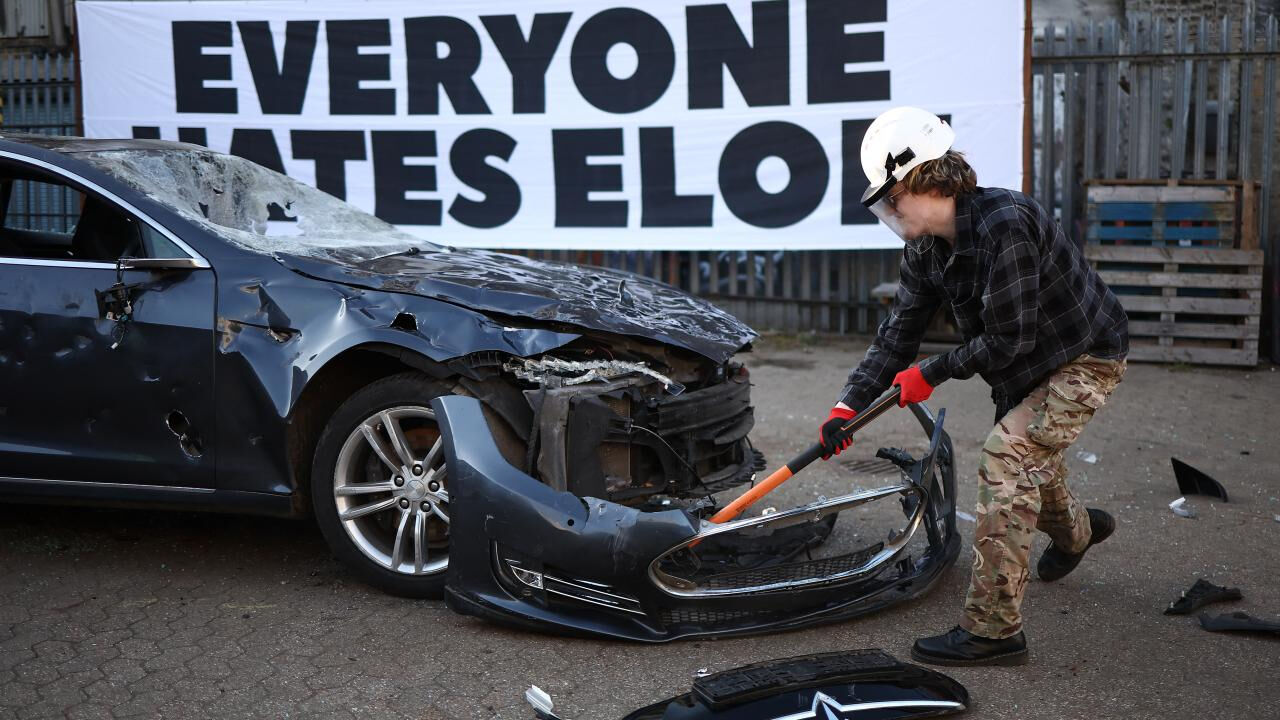 Tepkiler çığ gibi büyüyor! Serveti eriyen Musk'a büyük darbe - 1. Resim