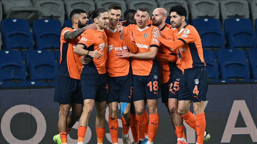 Beşiktaş Başakşehir maçında kimler oynamıyor? BJK Başakşehir maçı muhtemel ilk 11'ler, cezalı, sakat oyuncular Beşiktaş Başakşehir maçında kimler oynamıyor? BJK Başakşehir maçı muhtemel ilk 11'ler, cezalı, sakat oyuncular - 2. Resim