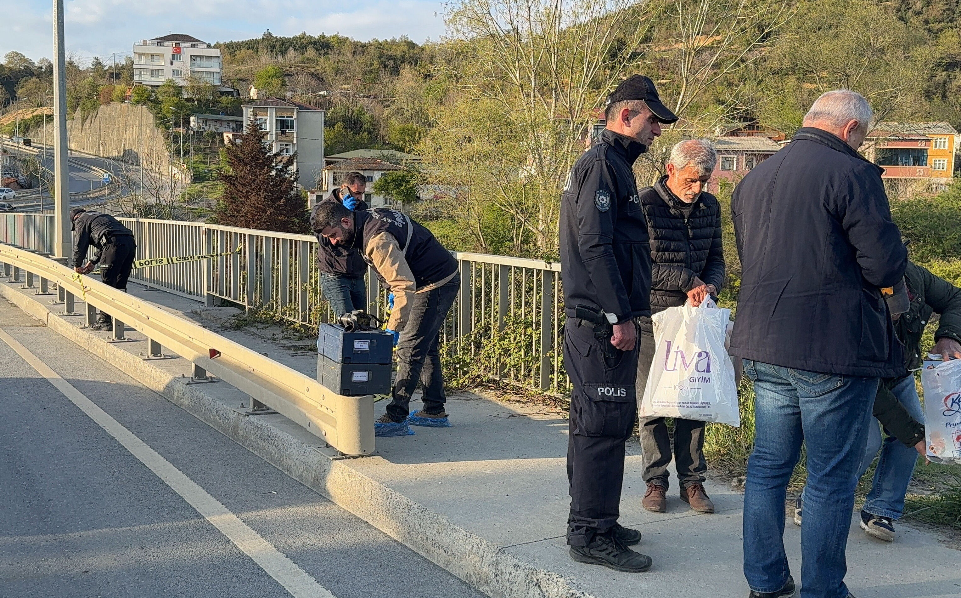 Bir gülüşü daha soldurdular! Eski eşi tarafından sokak ortasında 13 kurşunla yaralandı - 1. Resim