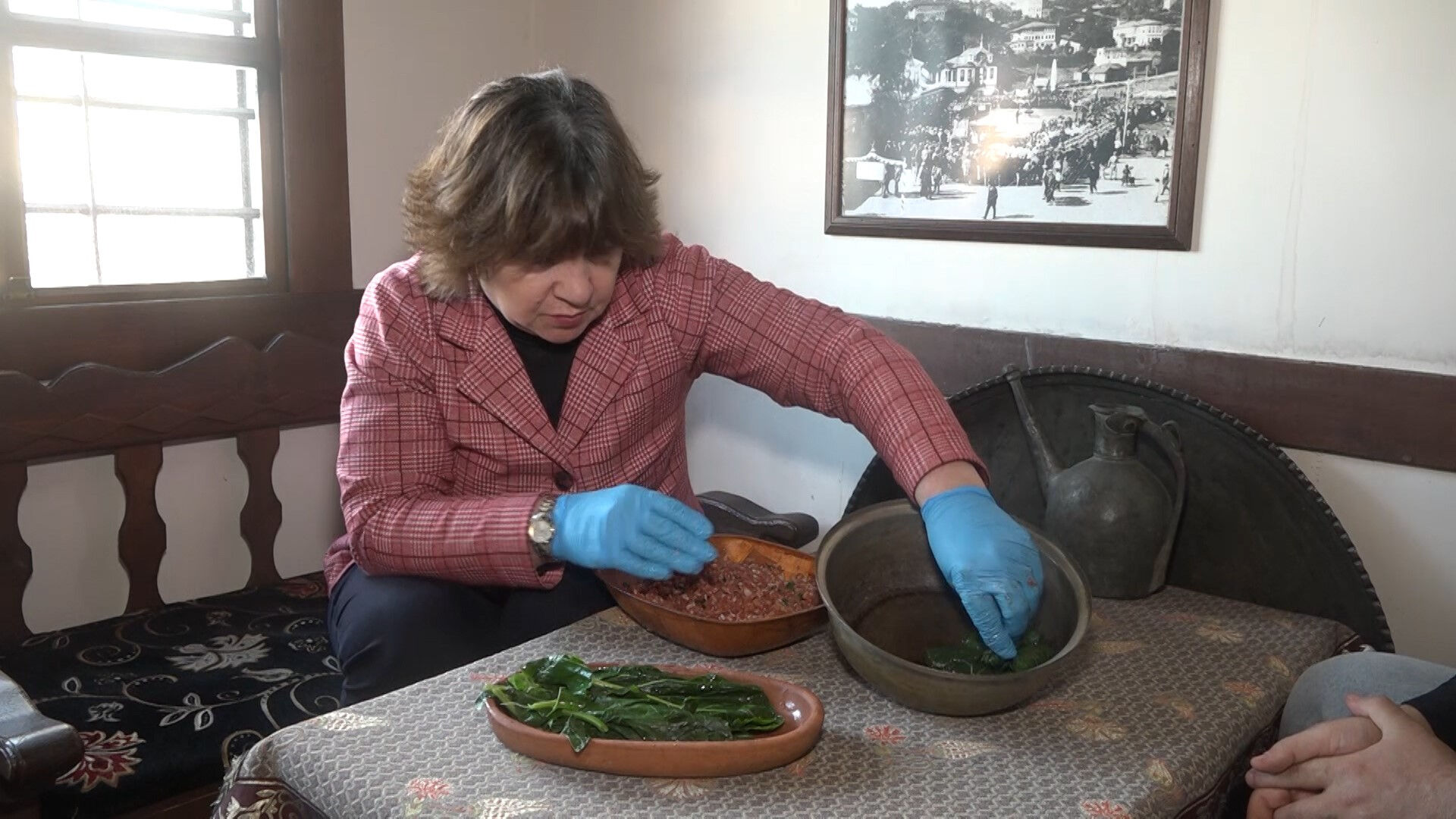 Coğrafi işaret alan lezzeti ustası tarif etti! Etli karalahana sarmasını yiyenler unutamıyor - 2. Resim