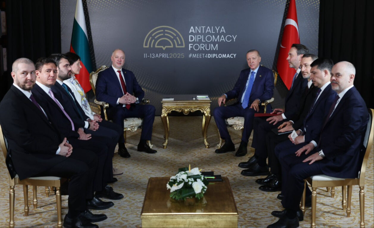 Cumhurbaşkanı Erdoğan'dan peş peşe kritik temaslar Cumhurbaşkanı Erdoğan'dan peş peşe kritik temaslar - 1. Resim