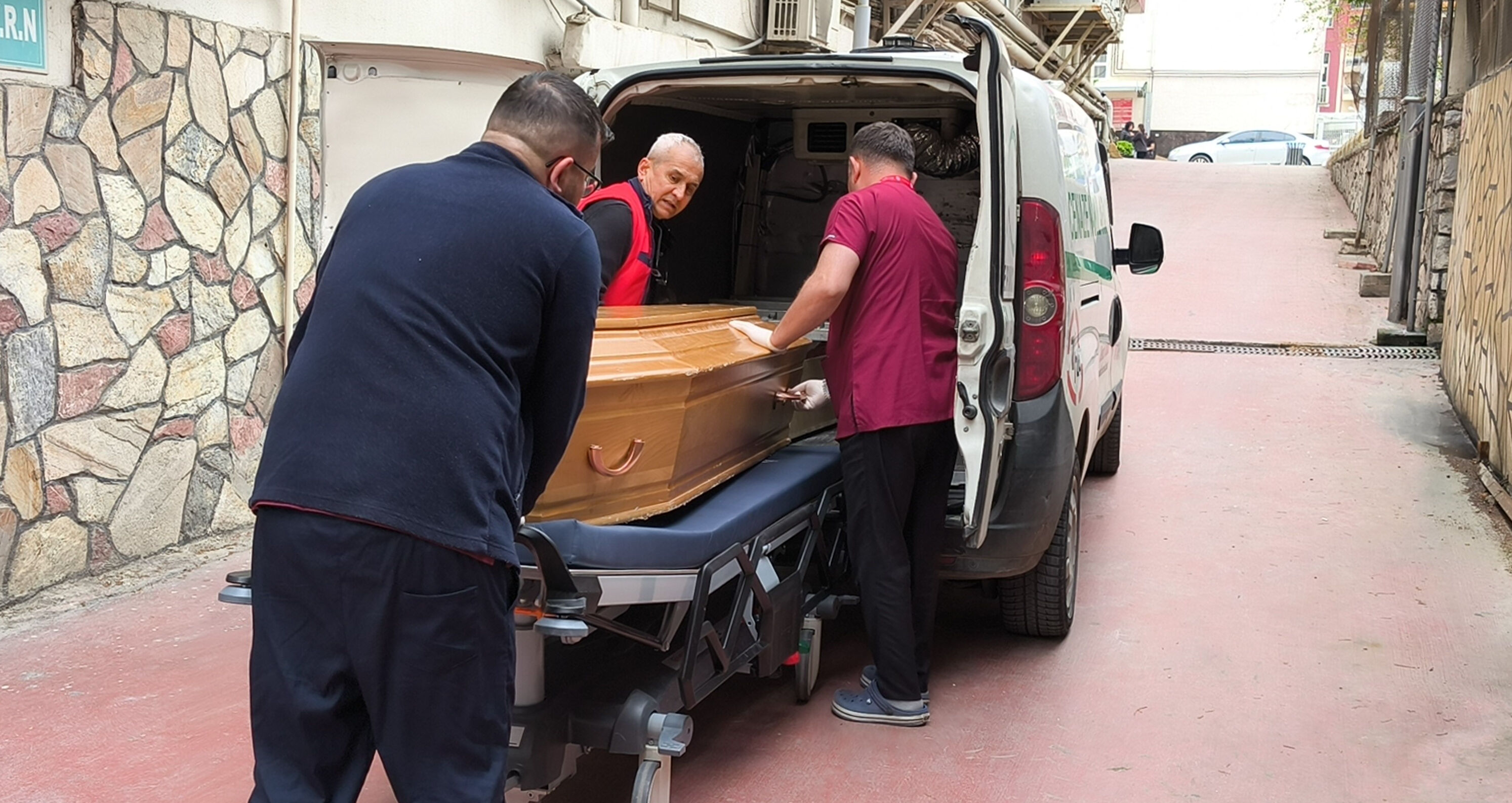 Denizli'de dehşet! Eski eşini ve sevgilisini gören adam, sokak ortasında kan döktü Denizli'de dehşet! Eski eşini ve sevgilisini gören adam, sokak ortasında kan döktü - 3. Resim