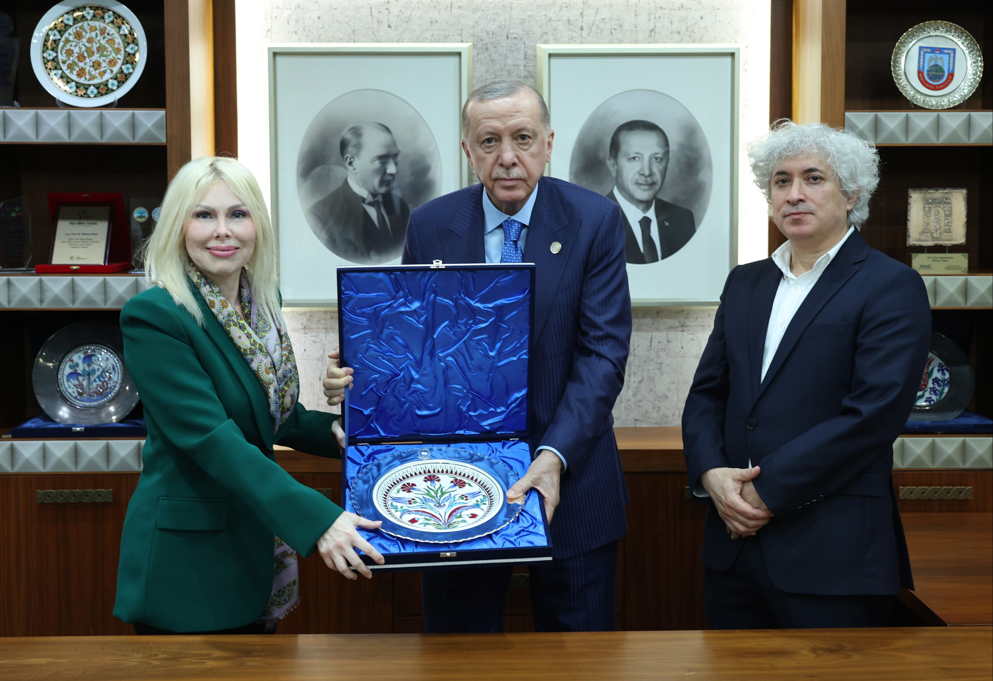 Erdoğan'a Antalya'da yoğun ilgi: Vatandaşlar sevgi g&ouml;sterisinde bulundu - 4. Resim