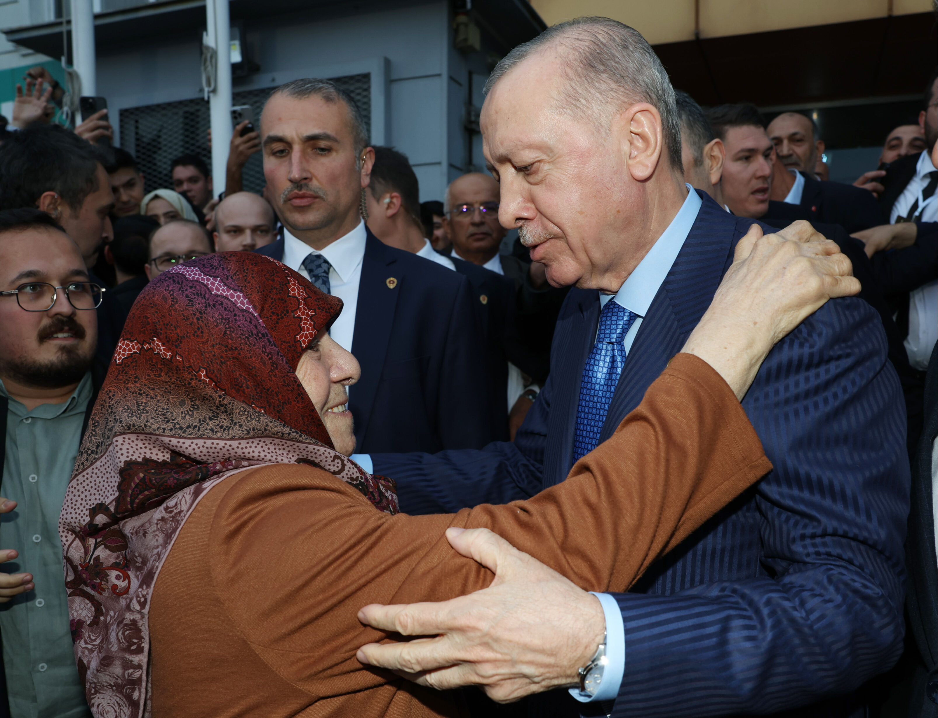 Erdoğan'a Antalya'da yoğun ilgi: Vatandaşlar sevgi g&ouml;sterisinde bulundu - 2. Resim