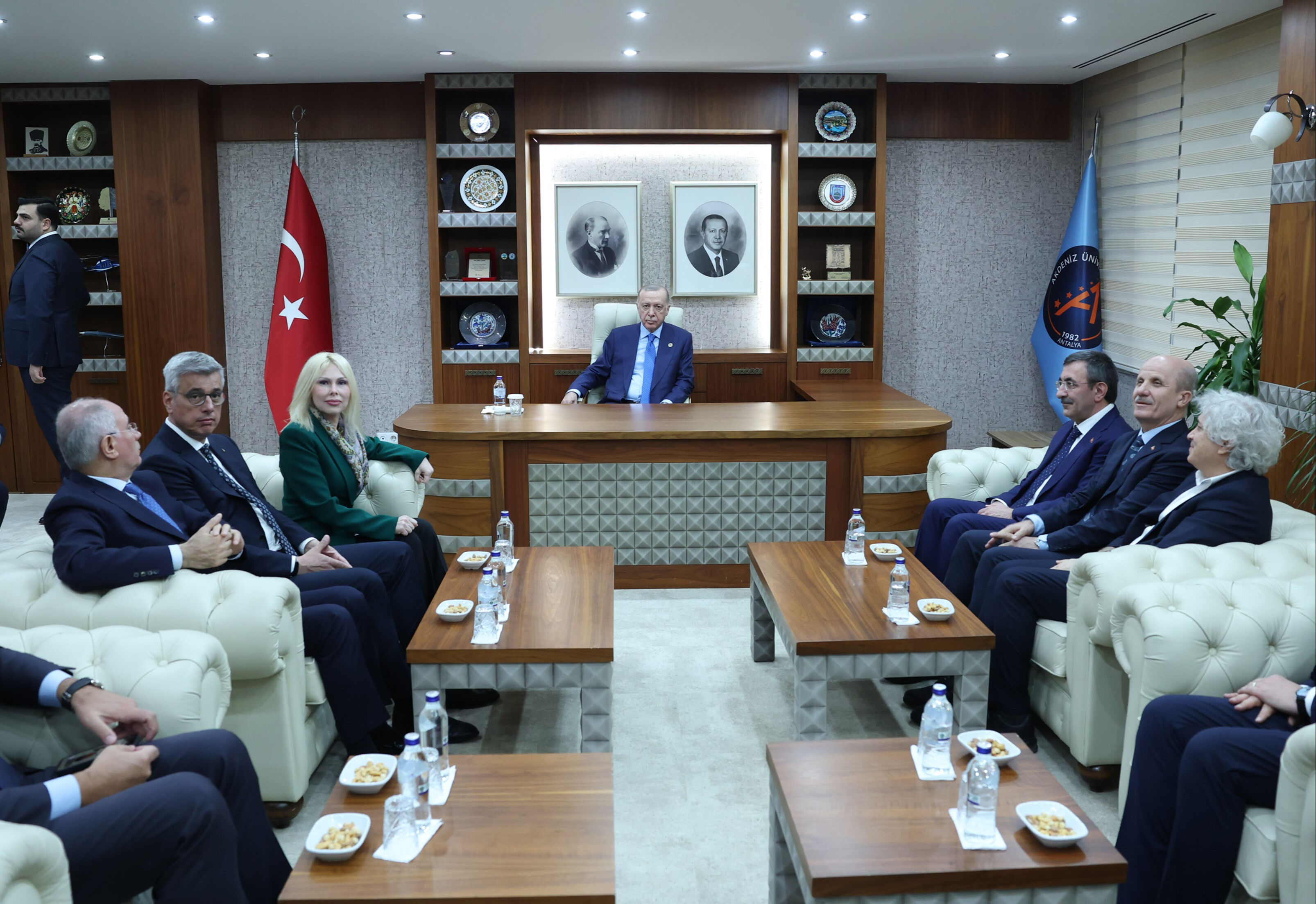 Erdoğan'dan Akdeniz &Uuml;niversitesi'ne ziyaret - 1. Resim