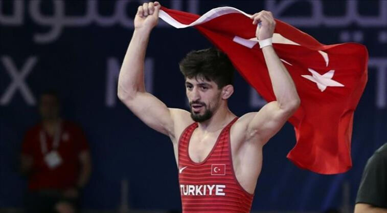 Kerem Kamal Avrupa şampiyonu! Ermeni rakibini finalde devirdi Kerem Kamal Avrupa şampiyonu! Ermeni rakibini finalde devirdi - 1. Resim