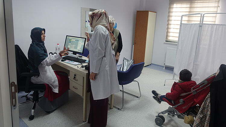 Sağlık Ocakları Cumartesi Açık mı? Aile Sağlığı Merkezleri çalışma saatleri 2025 gündeme geldi Sağlık Ocakları Cumartesi Açık mı? Aile Sağlığı Merkezleri çalışma saatleri 2025 gündeme geldi - 1. Resim