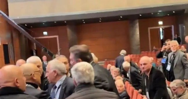 Tevfik Yamantürk kimdir, hangi görevlerde bulundu? Tevfik Yamantürk neden yumruk attı? Tevfik Yamantürk kimdir, hangi görevlerde bulundu? Tevfik Yamantürk neden yumruk attı? - 1. Resim