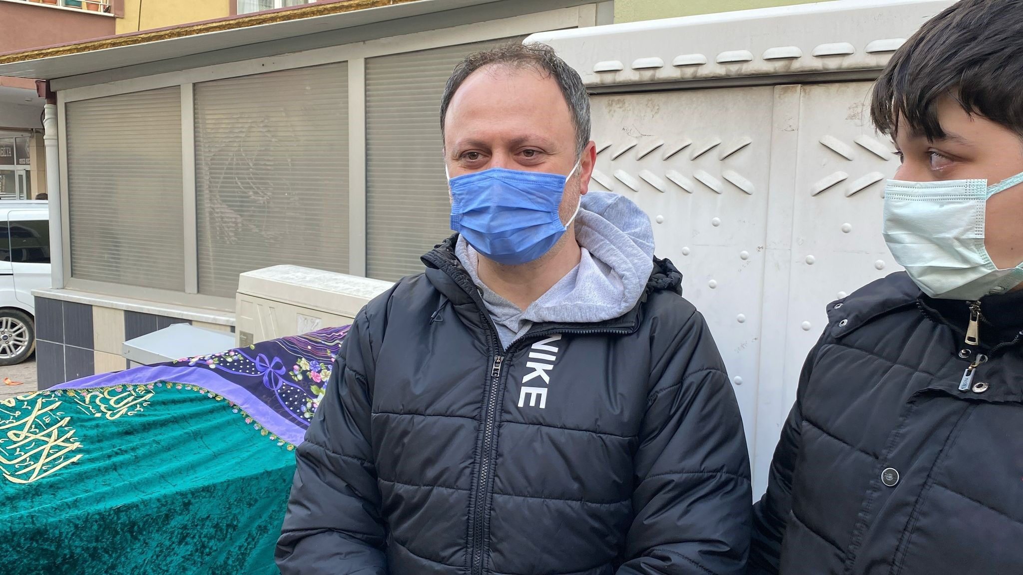 8 yaşındaki İrem 1 haftada hayatını kaybetti: Her şey diz ağrısıyla başladı! Cenazede maske detayı... 8 yaşındaki İrem 1 haftada hayatını kaybetti: Her şey diz ağrısıyla başladı! Cenazede maske detayı... - 3. Resim