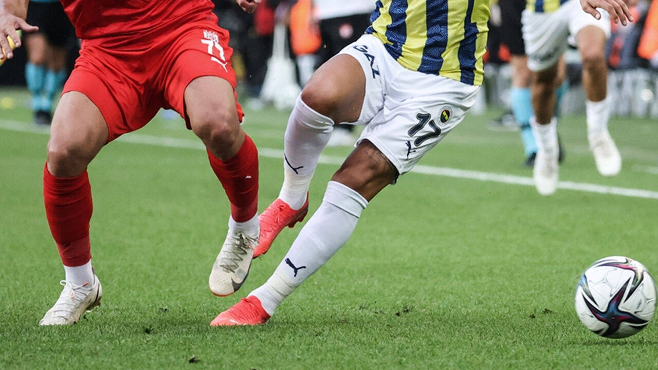 Fenerbahçe, Sivasspor deplasmanında! İşte muhtemel 11'ler Fenerbahçe, Sivasspor deplasmanında! İşte muhtemel 11'ler - 1. Resim