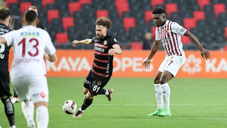 Gaziantep FK - Hatayspor maçı hangi kanalda, saat kaçta? Maçın hakemi Ali Şansalan oldu! Gaziantep FK - Hatayspor maçı hangi kanalda, saat kaçta? Maçın hakemi Ali Şansalan oldu! - 1. Resim