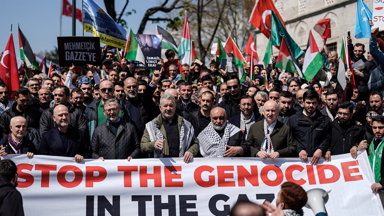İstanbul'da binlerce kişi, İsrail soykırımına karşı tek yürek oldu:  İstanbul'da binlerce kişi, İsrail soykırımına karşı tek yürek oldu:
