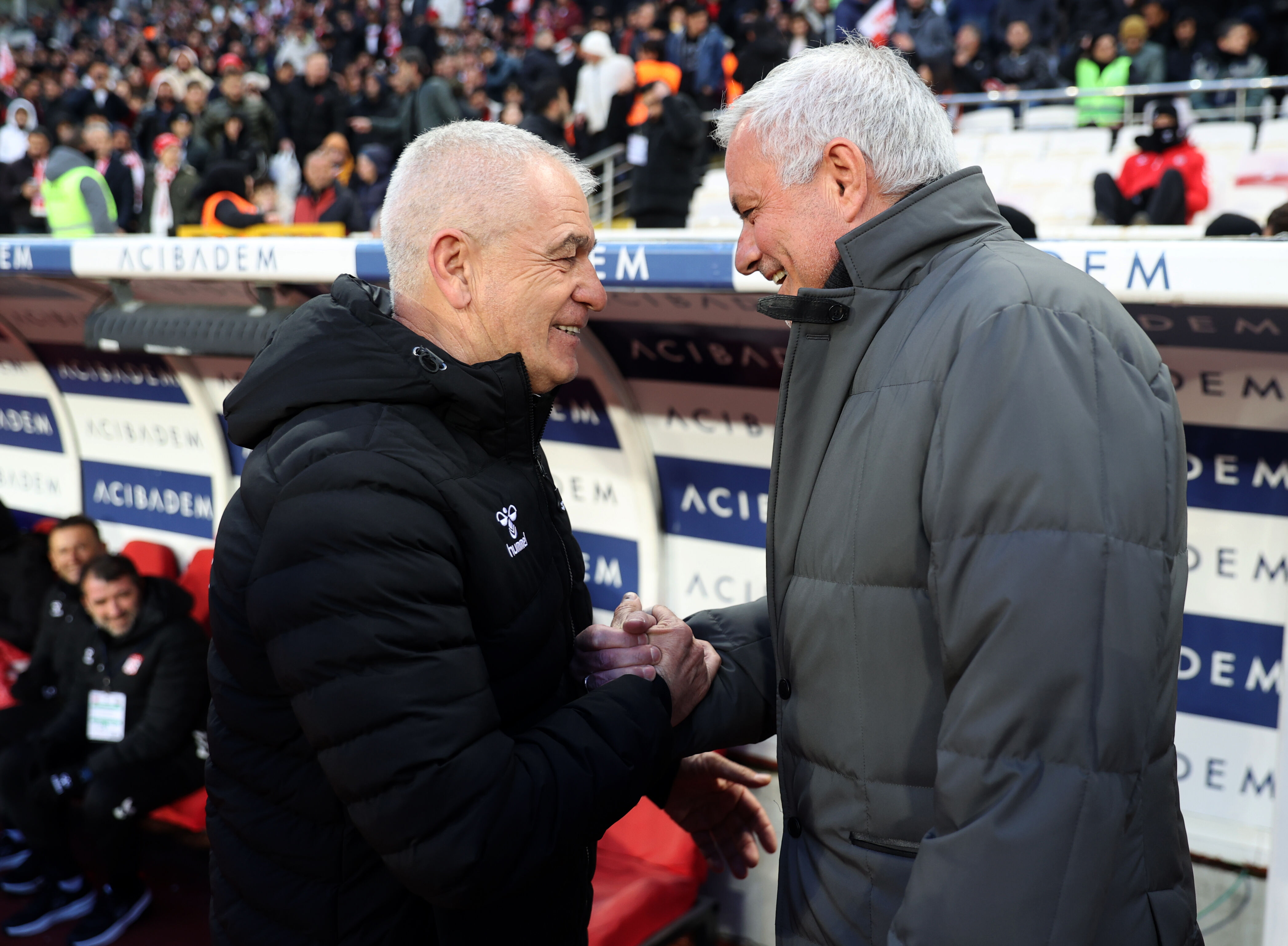 Mourinho'dan Brezilya'ya ret! Fenerbahçe hikayesi devam ediyor Jose Mourinho: "Livakovic bizi kurtardı, En-Nesyri geri döndü" - 1. Resim