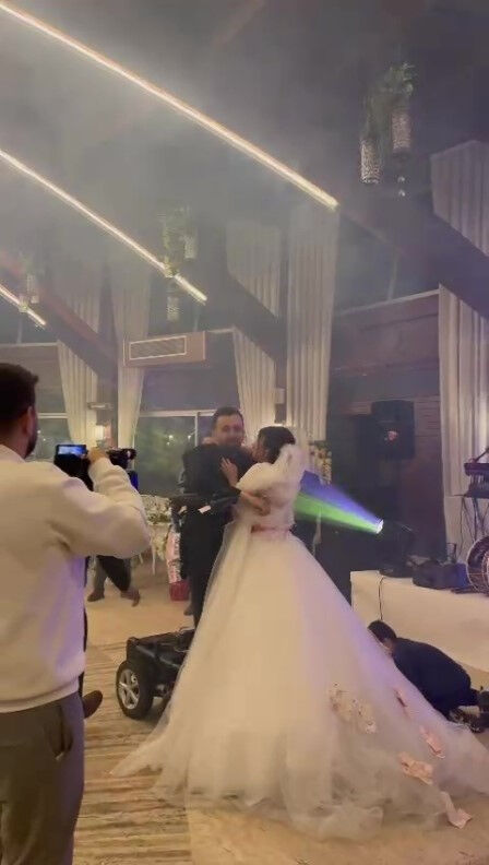 O kaza hayatlarının dönüm noktası oldu! "Aşk engel tanımaz" sözünün canlı örneği oldular O kaza hayatlarının dönüm noktası oldu! "Aşk engel tanımaz" sözünün canlı örneği oldular - 3. Resim