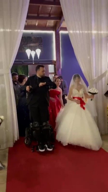 O kaza hayatlarının dönüm noktası oldu! "Aşk engel tanımaz" sözünün canlı örneği oldular O kaza hayatlarının dönüm noktası oldu! "Aşk engel tanımaz" sözünün canlı örneği oldular - 5. Resim