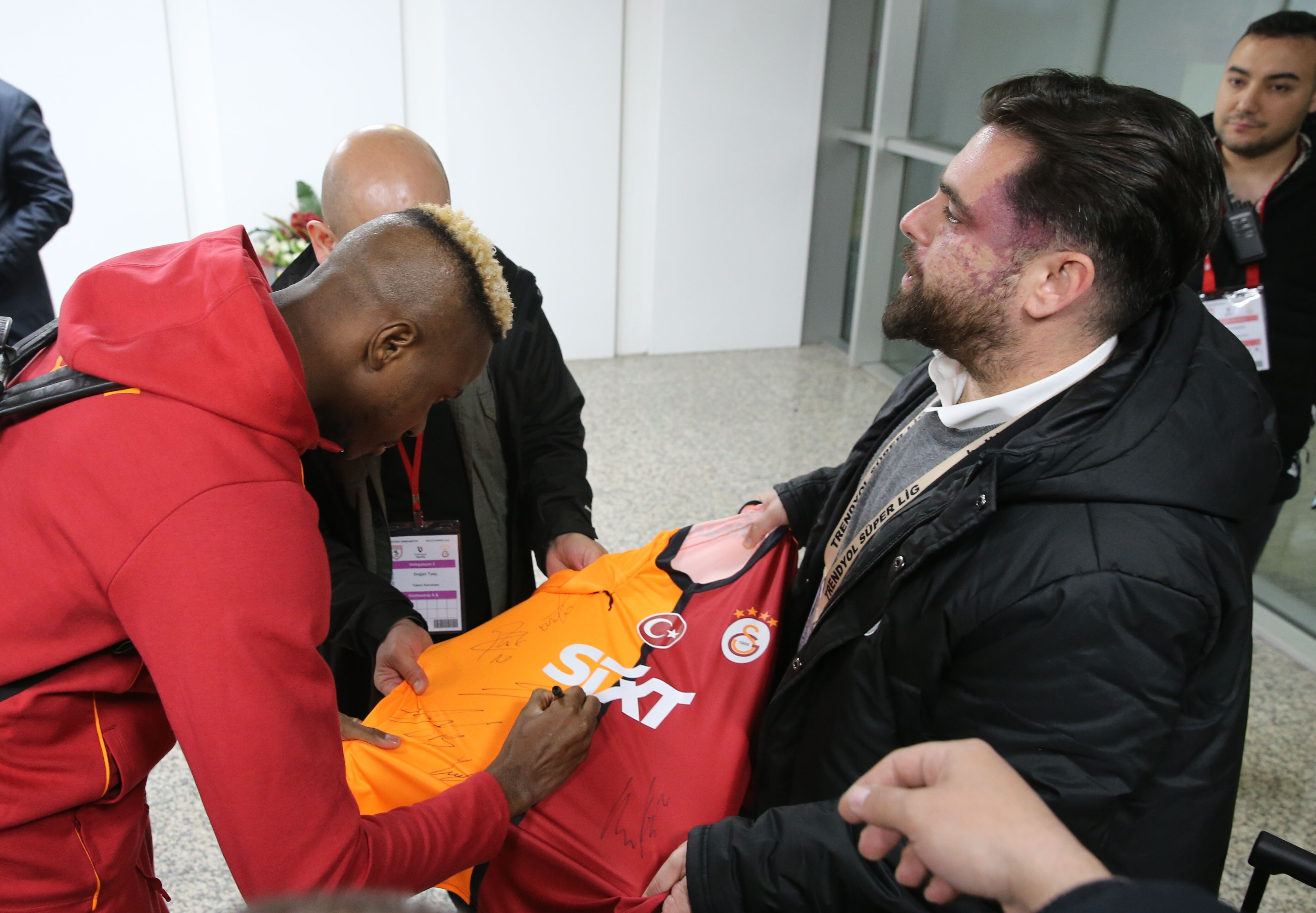 Önce kupa sonra imza! Galatasaray'ın Victor Osimhen'i bırakmaya niyeti yok - 2. Resim