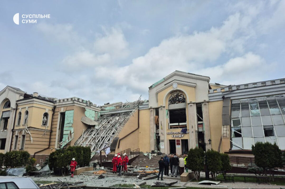 Rus füzesi şehir merkezine düştü! Ukrayna'nın Sumy kentinde can kaybı artıyor - 2. Resim