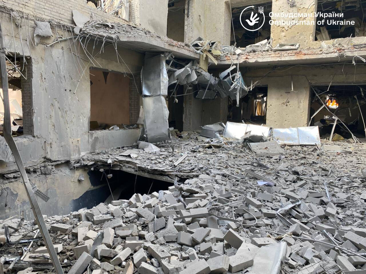 Rus füzesi şehir merkezine düştü! Ukrayna'nın Sumy kentinde can kaybı artıyor - 3. Resim