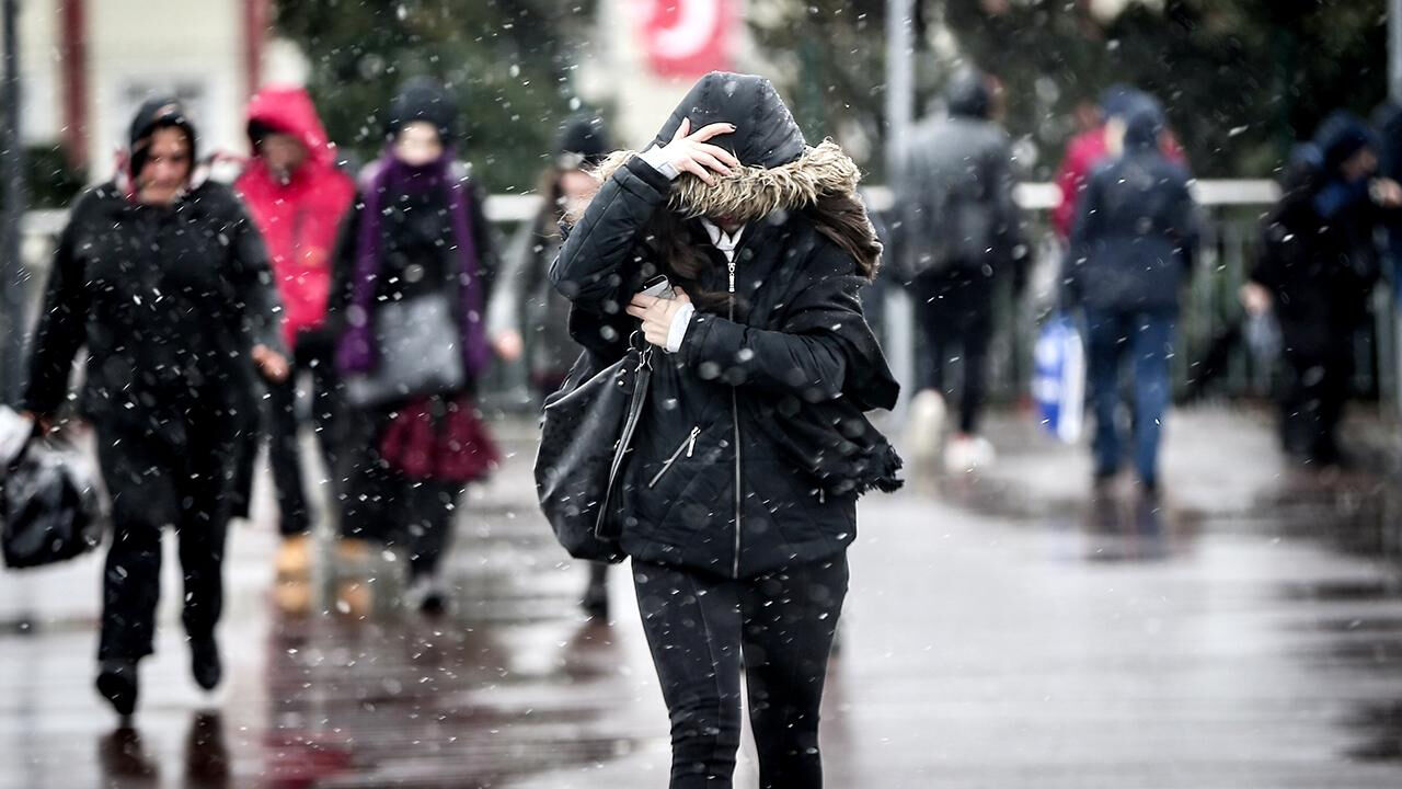 15 Nisan yarın okullar tatil mi? Bitlis, Kastamonu, Çorum, Sivas, Erzincan'da eğitim durumu merak ediliyor 15 Nisan yarın okullar tatil mi? Bitlis, Kastamonu, Çorum, Sivas, Erzincan'da eğitim durumu merak ediliyor - 1. Resim