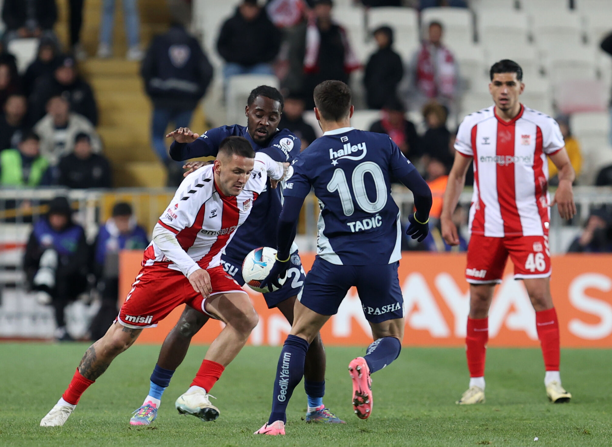 Avrupa’nın kralı Dusan Tadic! 10 gol, 10 asist... 10 büyük ligde lider - 1. Resim