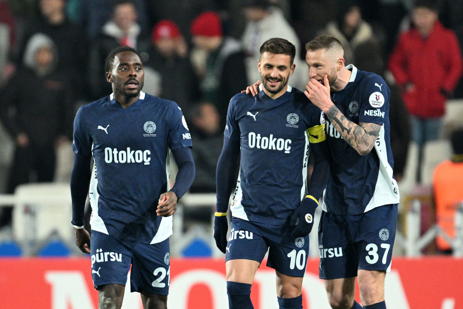 "Bu kafayla, bu fark kapanmaz" | Spor yazarları Fenerbahçe için ne dedi? "Bu kafayla, bu fark kapanmaz" | Spor yazarları Fenerbahçe için ne dedi? - 1. Resim