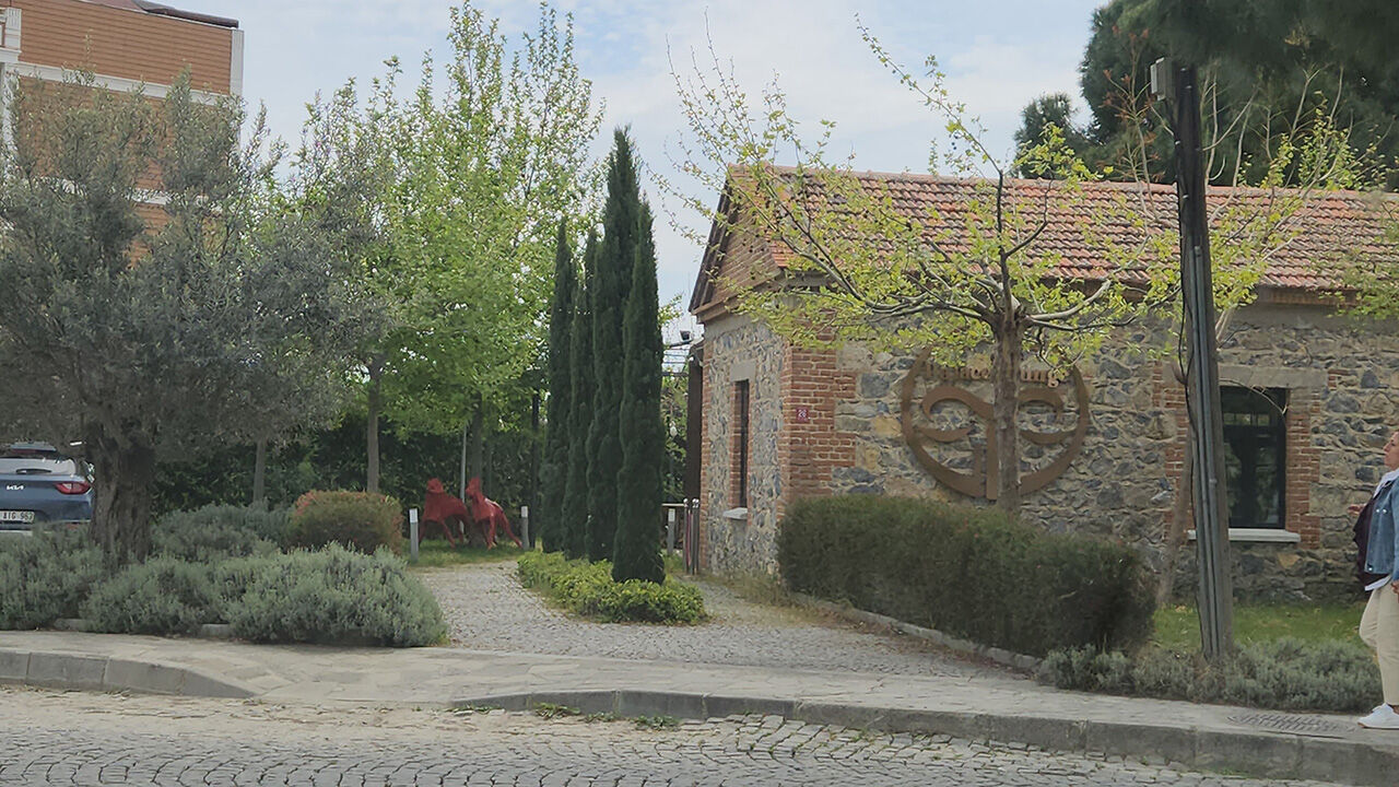 CHP'li belediye tarihi yapıyı İmamoğlu'nun babasına 250 TL'ye kiralamış! Skandal üstüne skandal CHP'li belediye tarihi yapıyı İmamoğlu'nun babasına 250 TL'ye kiralamış! Skandal üstüne skandal - 3. Resim