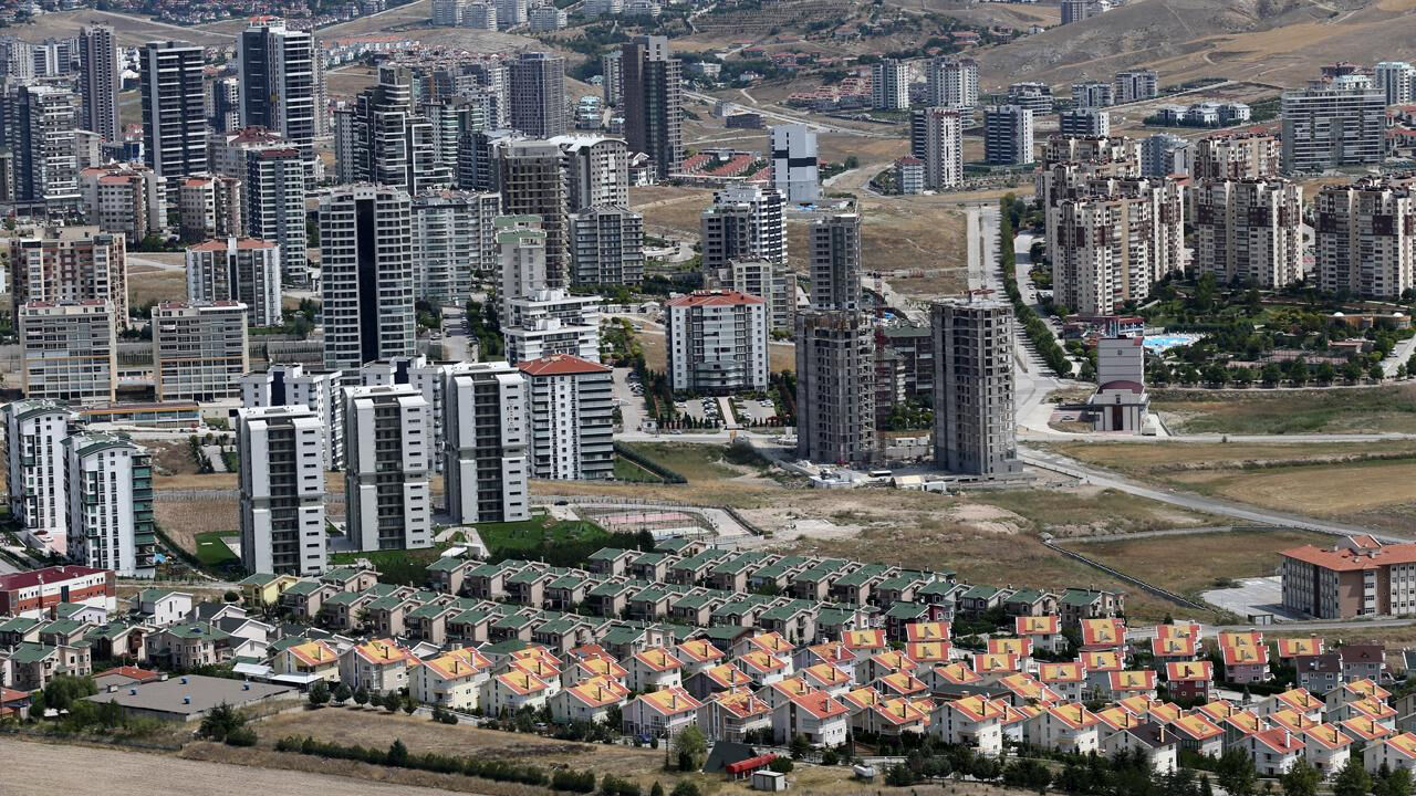 Fahiş fiyata vatandaştan ilginç çözüm: Dostunu bul, krediyi bölüş, ev sahibi ol! Fahiş fiyata vatandaştan ilginç çözüm: Dostunu bul, krediyi bölüş, ev sahibi ol! - 1. Resim