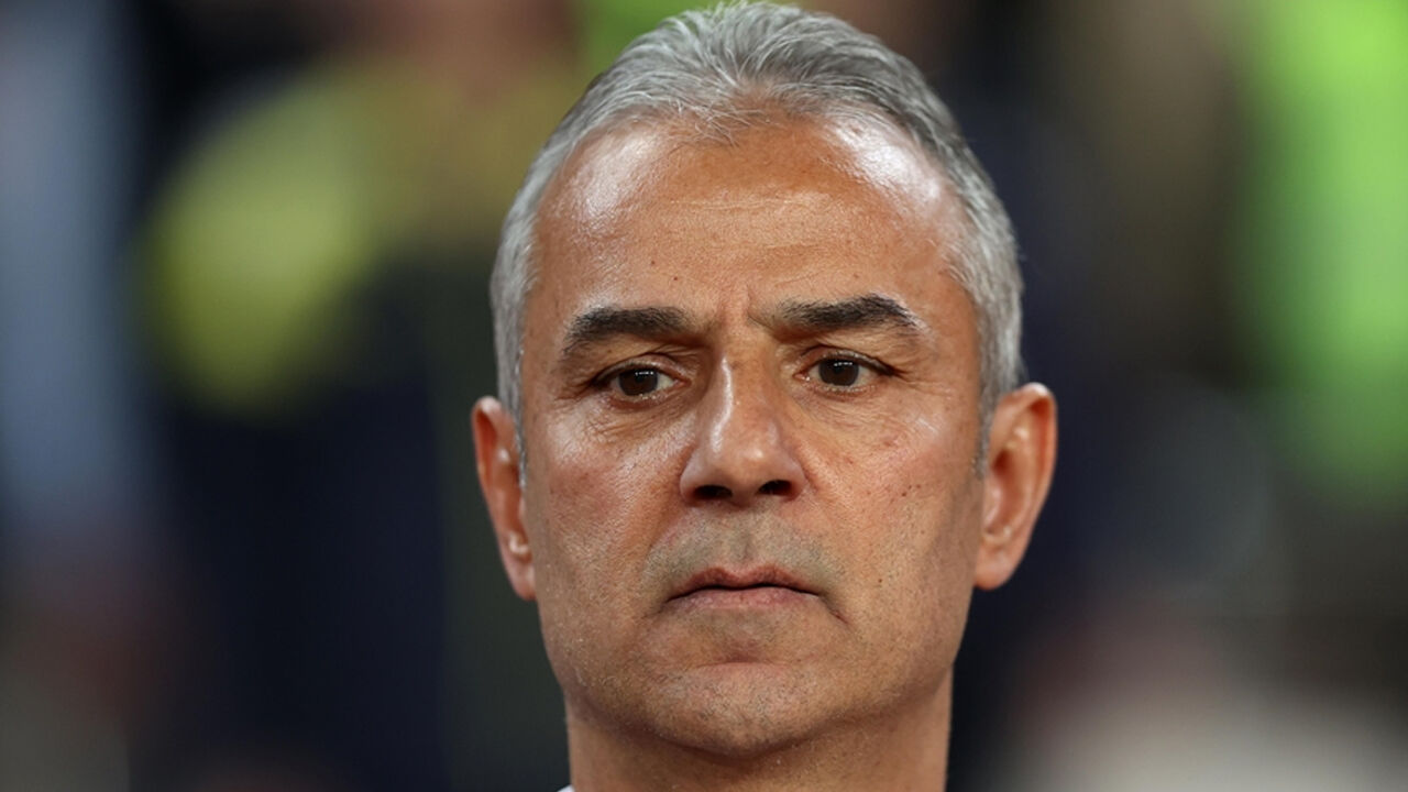 İsmail Kartal bu kez hedef tahtasında! Aldığı maaş tartışma konusu oldu İsmail Kartal bu kez hedef tahtasında! Aldığı maaş tartışma konusu oldu - 1. Resim